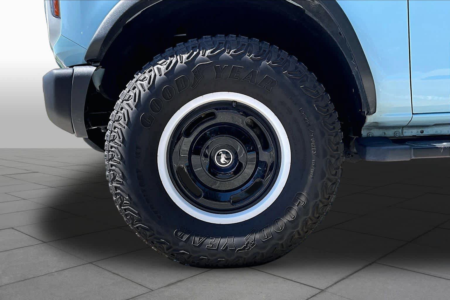 Used 2024 Ford Bronco Heritage Edition AWD/4WD image 9