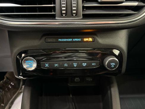 Used 2024 Ford Escape Platinum w/ Premium Technology Package image 31