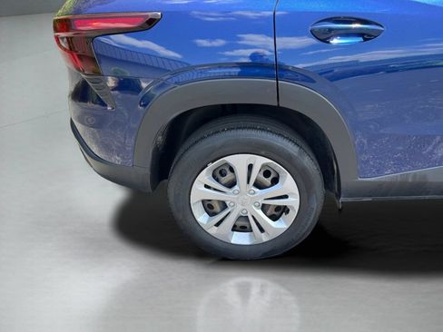 Used 2024 Chevrolet Trax LS FWD image 9