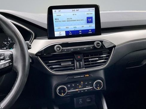 Used 2022 Ford Escape SE w/ Convenience Package image 9