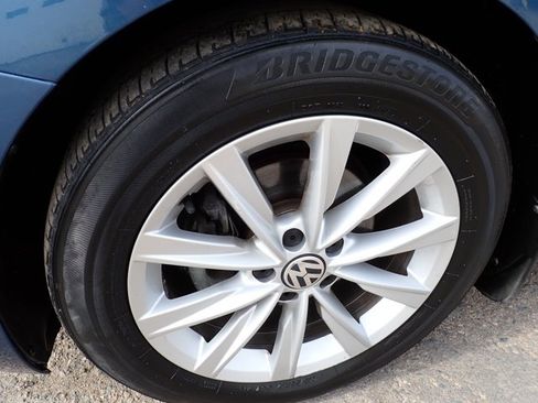 Used 2017 Volkswagen Beetle 1.8T SE FWD image 8