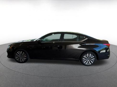 Used 2026 Nissan Altima 2.5 SV FWD image 8