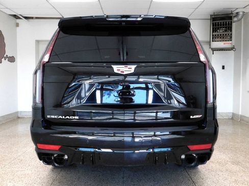 Used 2024 Cadillac Escalade ESV V w/ LPO, Floor Liner Package AWD/4WD image 8