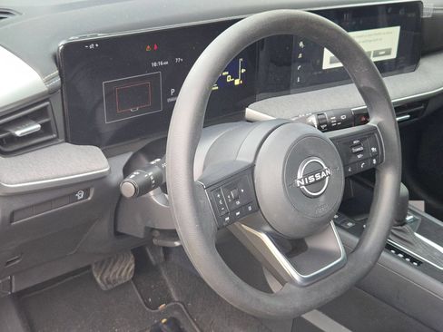 Certified 2025 Nissan Kicks SV FWD image 10