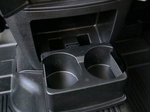 Used 2023 Ford Explorer XLT w/ Equipment Group 202A image 31