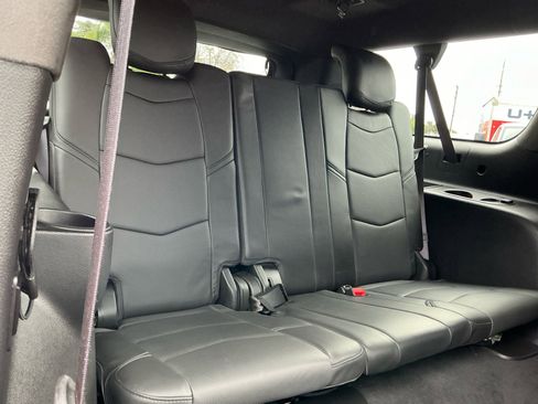 Used 2017 Cadillac Escalade ESV Platinum image 30