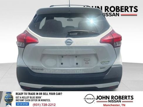 Used 2019 Nissan Kicks SR w/ SR Premium Package image 4