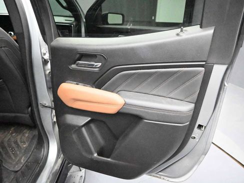 Used 2024 GMC Canyon AT4 w/ Technology Package AWD/4WD image 34