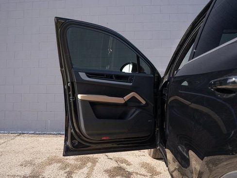 Certified 2024 Porsche Cayenne image 15