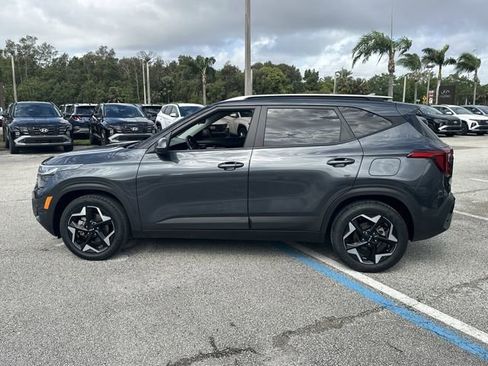 Used 2025 Kia Seltos S image 11