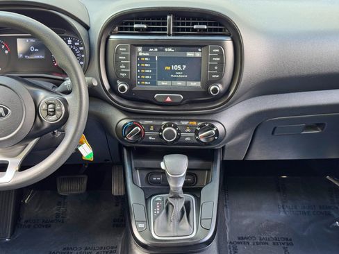 Used 2021 Kia Soul LX FWD image 21
