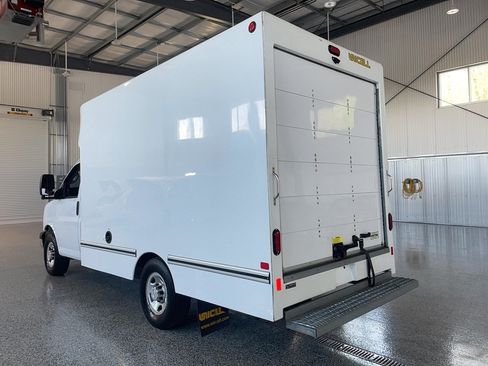 Used 2022 Chevrolet Express 3500 w/ Power Convenience Package RWD image 20