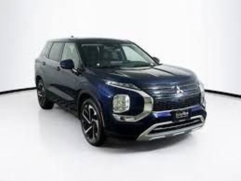 Used 2024 Mitsubishi Outlander SE FWD image 1