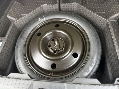 Used 2016 Ford Edge SEL w/ Equipment Group 201A image 33