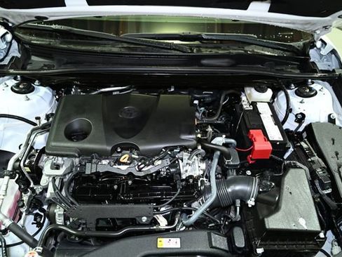 Used 2024 Toyota Camry SE image 17