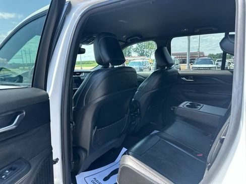 Used 2024 Jeep Grand Cherokee Altitude AWD/4WD image 26