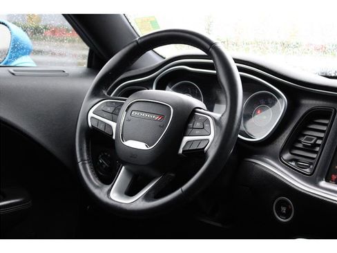 Used 2015 Dodge Challenger SXT Plus image 17