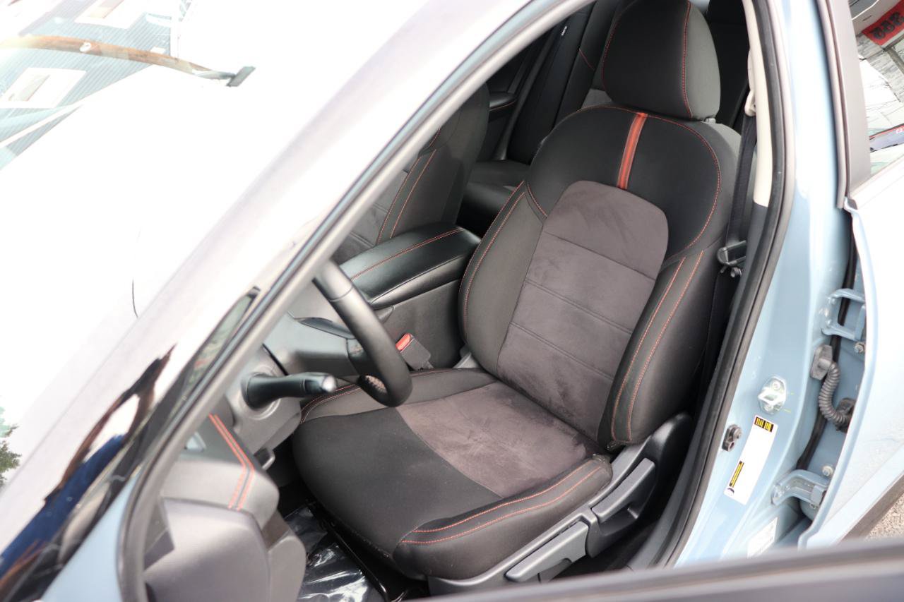 Used 2025 Nissan Sentra SR w/ Midnight Edition FWD image 11