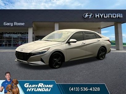 Used 2023 Hyundai Elantra SEL w/ Cargo Package