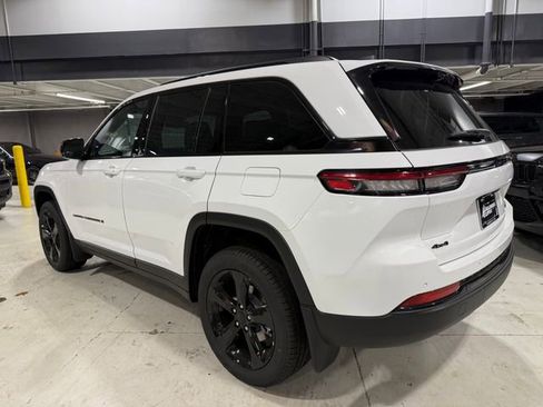 New 2025 Jeep Grand Cherokee Limited image 11