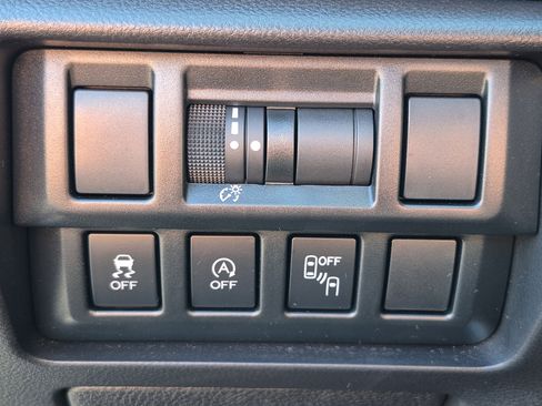 Certified 2023 Subaru Crosstrek 2.0i Premium image 32