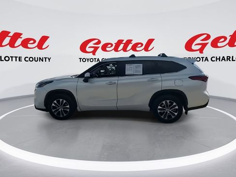 Used 2021 Toyota Highlander XLE image 5