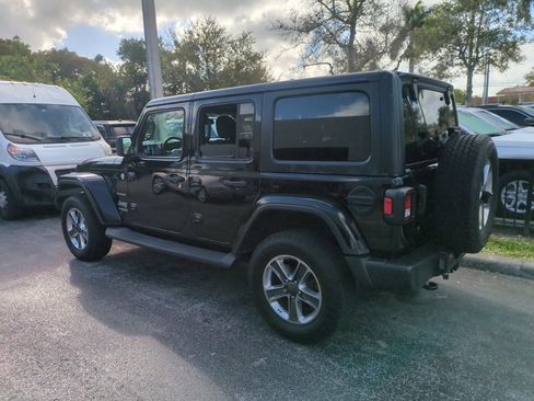 Used 2019 Jeep Wrangler Unlimited Sahara image 8