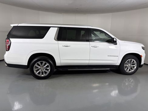 Used 2023 Chevrolet Suburban Premier image 9