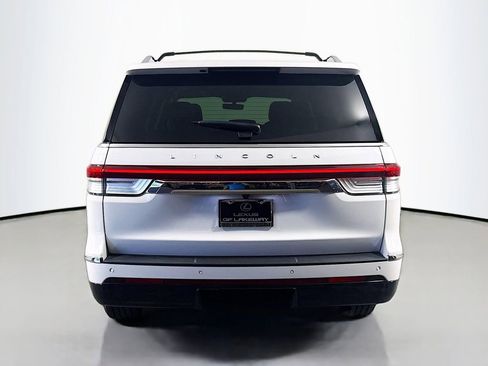 Used 2024 Lincoln Navigator Premiere image 6