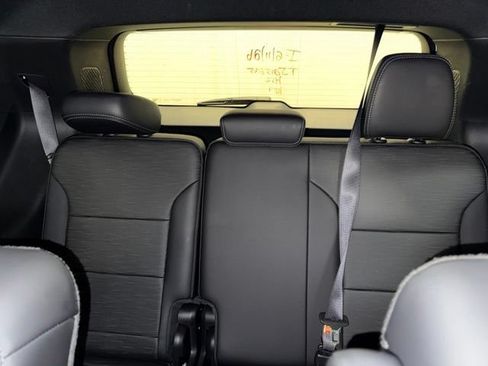 Used 2026 Buick Enclave Sport Touring AWD/4WD image 18