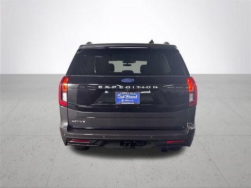 Used 2025 Ford Expedition Active AWD/4WD image 7