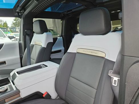 Used 2025 GMC Hummer EV 3X w/ LPO, Sport Package AWD/4WD image 24