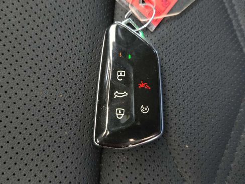 Used 2024 Volkswagen Atlas Cross Sport SE image 34