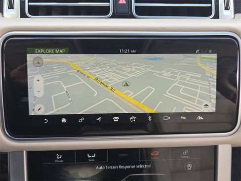 Used 2020 Land Rover Range Rover HSE image 25