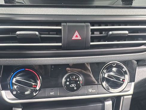 Used 2023 Kia Seltos LX image 26