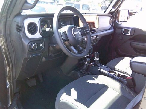 Used 2024 Jeep Wrangler Unlimited AWD/4WD image 14