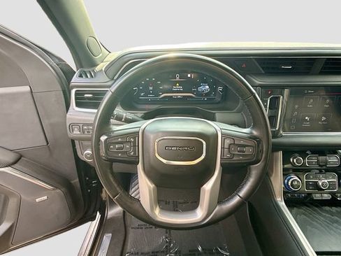 Used 2023 GMC Yukon XL Denali RWD image 11