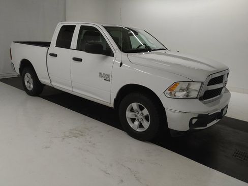 Used 2023 RAM 1500 Classic SLT AWD/4WD image 11