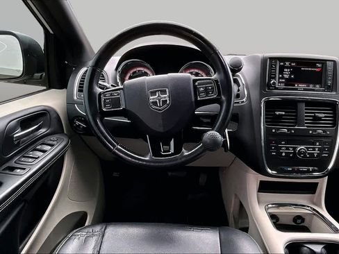 Used 2016 Dodge Grand Caravan SXT FWD image 6