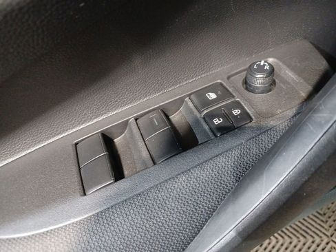 Used 2022 Toyota Corolla LE image 15