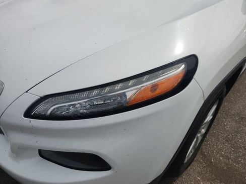 Used 2015 Jeep Cherokee Latitude FWD image 5