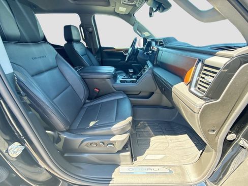 Used 2023 GMC Sierra 1500 Denali w/ Denali Reserve Package AWD/4WD image 33