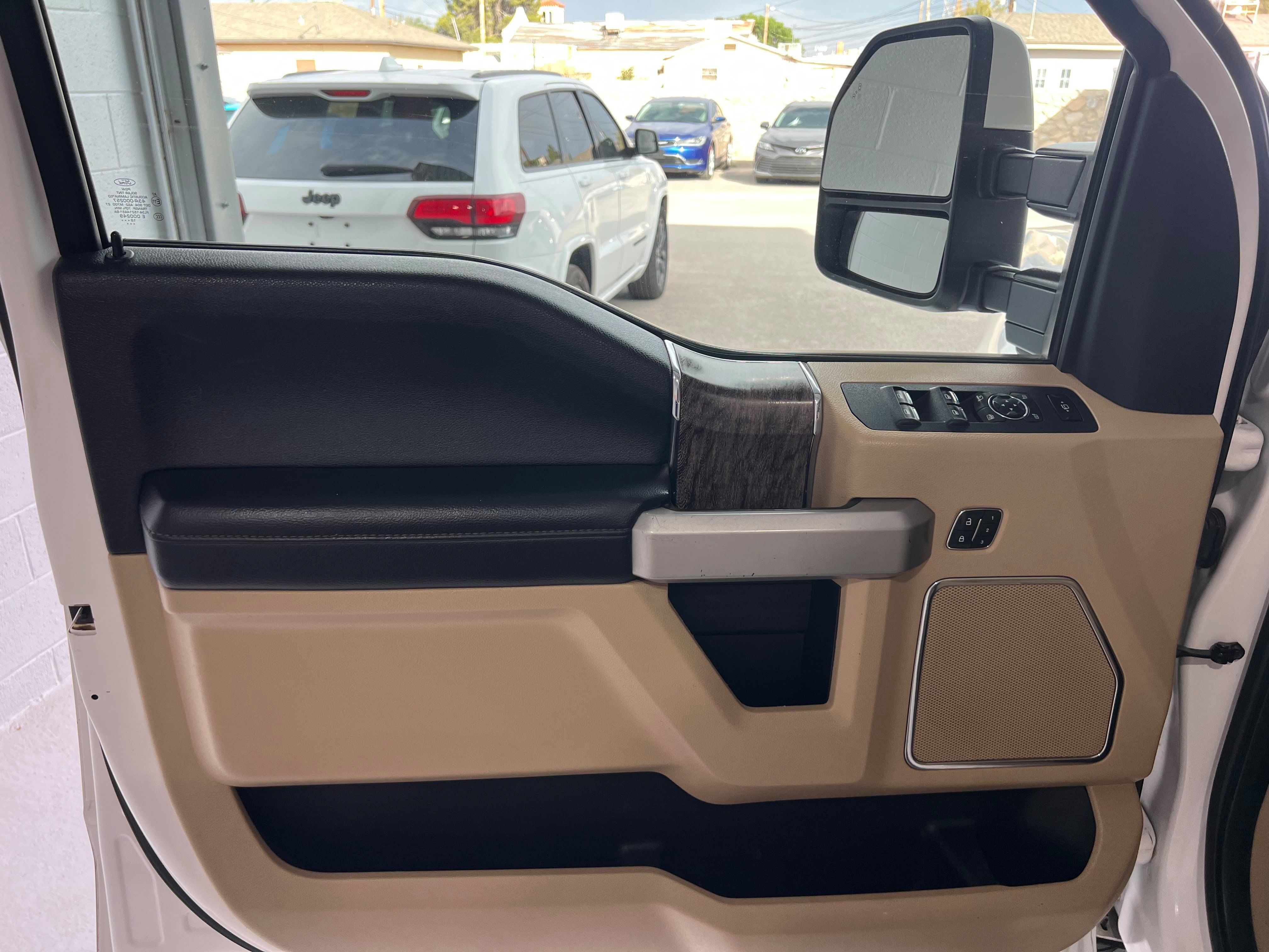 Used 2019 Ford F250 Lariat w/ Lariat Ultimate Package AWD/4WD image 13