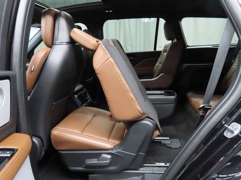 Used 2023 Lincoln Aviator Reserve w/ Equipment Group 201A image 53