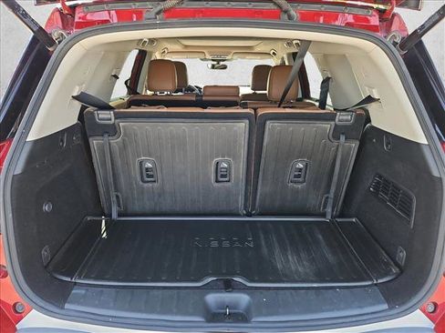 Certified 2024 Nissan Pathfinder Platinum w/ Black Appearance Package AWD/4WD image 6