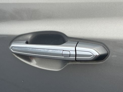 Used 2018 Cadillac XT5 Luxury w/ LPO, Wheel Lock Package image 34