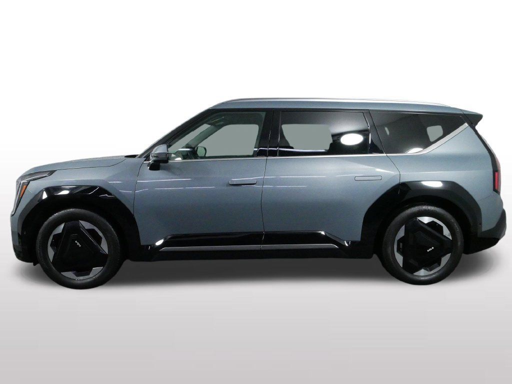Used 2024 Kia EV9 Land AWD/4WD image 7