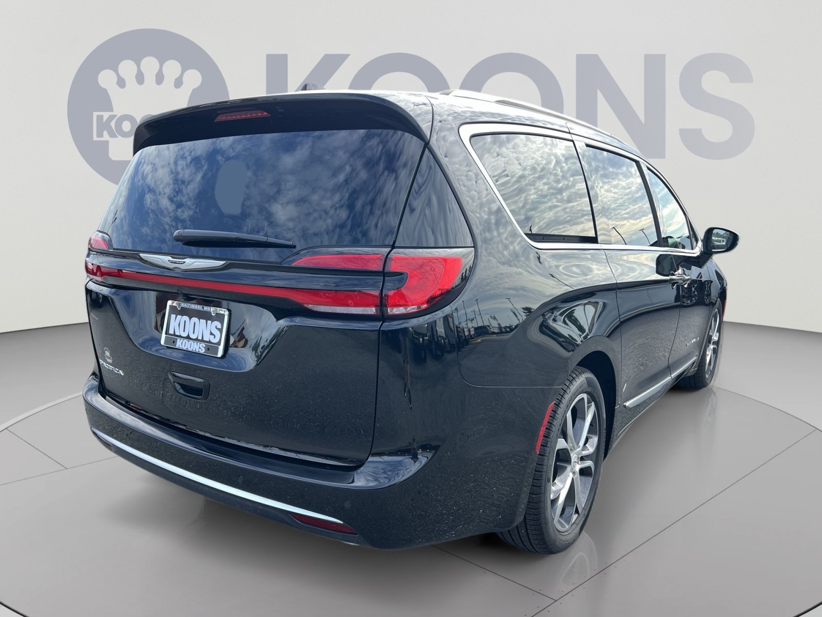 Used 2026 Chrysler Pacifica Pinnacle FWD image 7