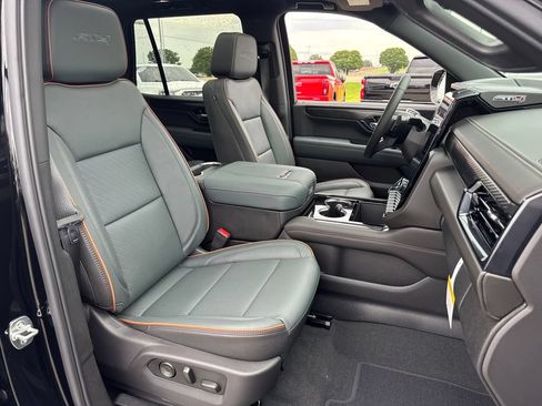 New 2026 GMC Yukon AT4 w/ AT4 Premium Package AWD/4WD image 14