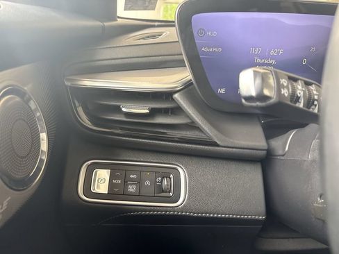 Certified 2025 Buick Enclave Avenir AWD/4WD image 18